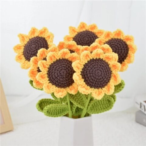 Beautiful sunflower crochet flower bouquet pattern