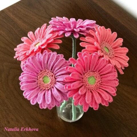 Gerbera crochet flower bouquet pattern