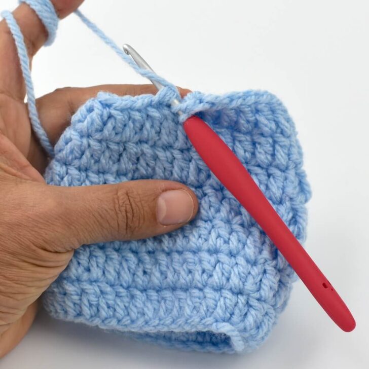 Invisible Decrease Crochet Free Tutorial (+ Video) - Zamiguz