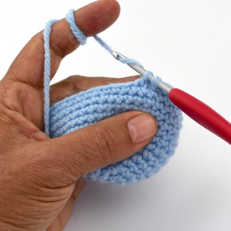 Invisible Decrease Crochet Free Tutorial (+ Video) - Zamiguz