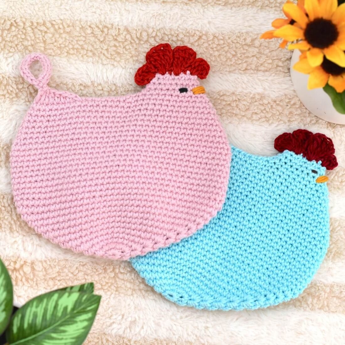 Crochet chicken potholder