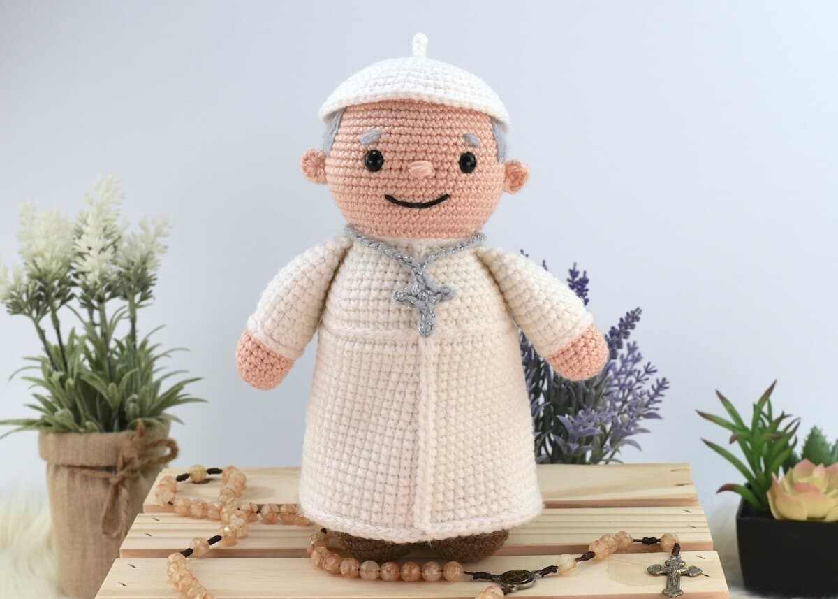 crochet pope featured