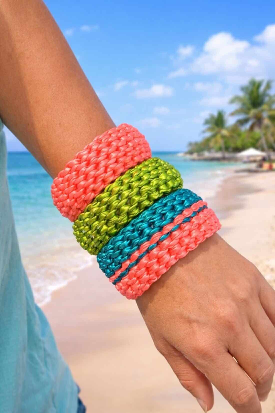 Bangle crochet bracelet pattern showing a thick yarn cuff design.